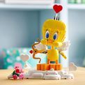 LEGO Seasons and Occasions - Sweetheart Tweety Bird additional 3