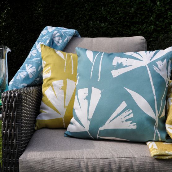 Fusion - Alma Outdoor - Outdoor Filled Cushion - 43 x 43cm in Teal/Ochre