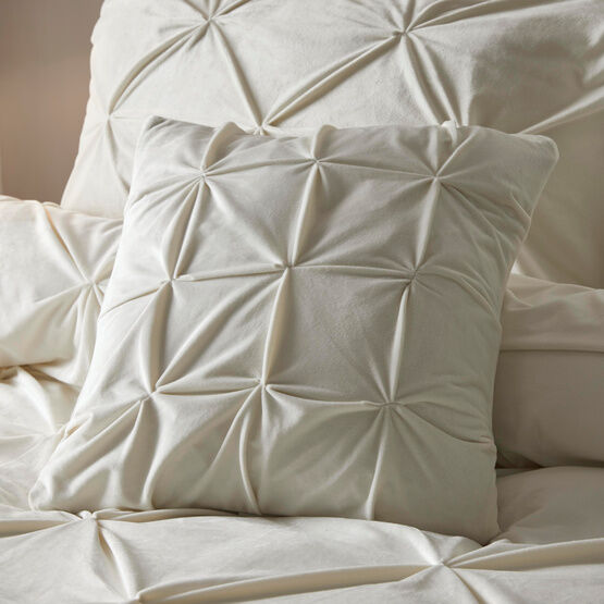 Soiree - Mira - Velvet Cushion Cover - 43 x 43cm in Ivory