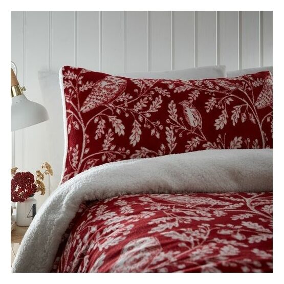 Dreams & Drapes Lodge - Woodland Owls - Fleece Bedspread - 150cm x 200cm in Red